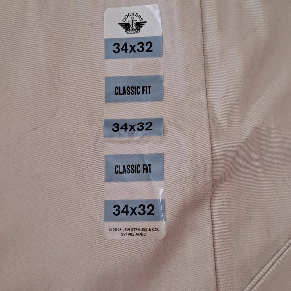 Dockers Classic Fit Sahara Khaki Chinos Mens Size 34